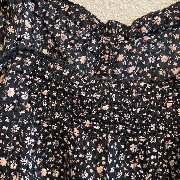 Kimchi Blue- black floral tank- Size large - Picture 8 of 9